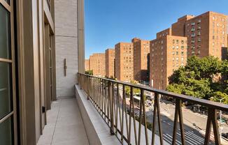 350 E 18 ST
