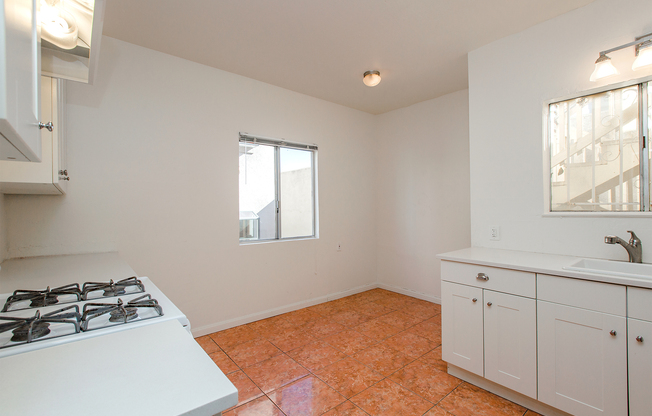 Studio, 1 bath, 600 sqft, $1,725