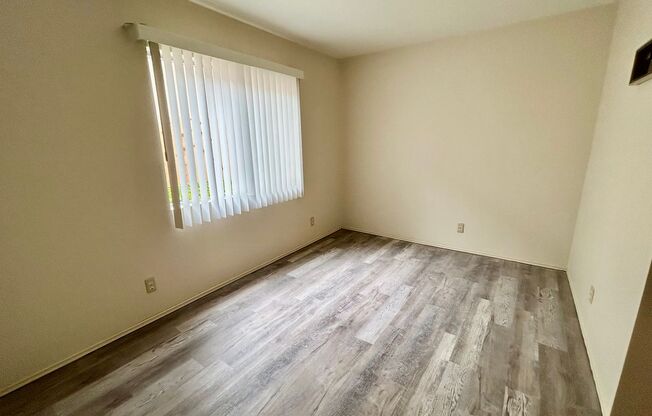 MUST BE 55 AND OLDER TO RENT: 1 Bed, 1 Bath North Park Unit