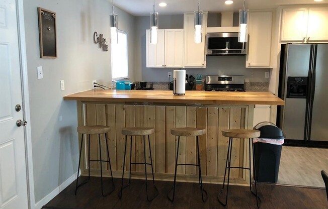 1607 GLYNN OAKS DR
