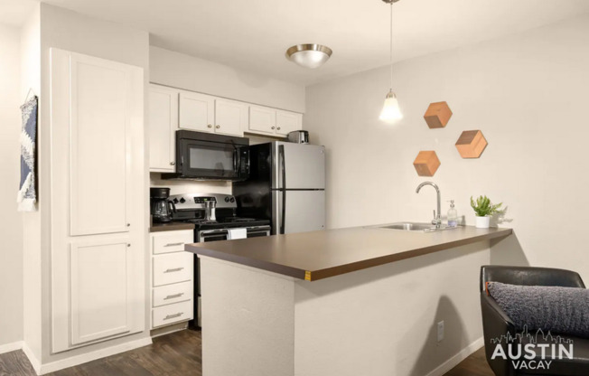 Zilker Walk Apts.