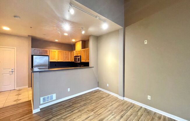 1 bed, 1 bath, $2,095, Unit # 407