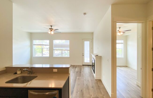 3 beds, 2 baths, 980 sqft, $2,375, Unit 220