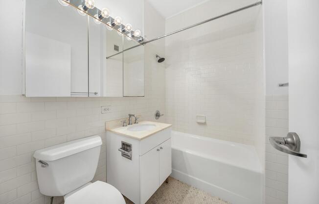 Studio, 1 bath, 499 sqft, $3,500, Unit 711