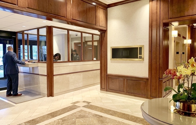 1 bed, 1 bath, 650 sqft, $2,725, Unit 17B