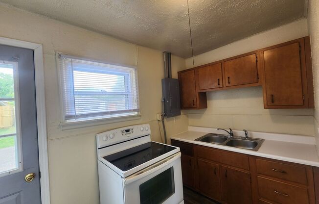 2 Bedroom 1 Bath Apartment