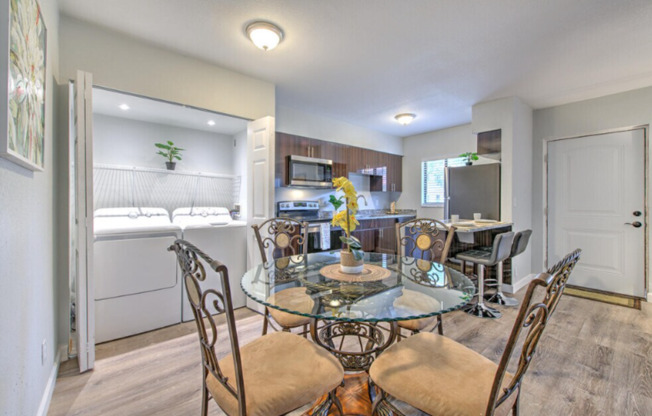 1 bed, 1 bath, 711 sqft, $1,399, Unit 121