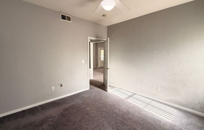 2 beds, 2 baths, $1,595, Unit UNIT 1021