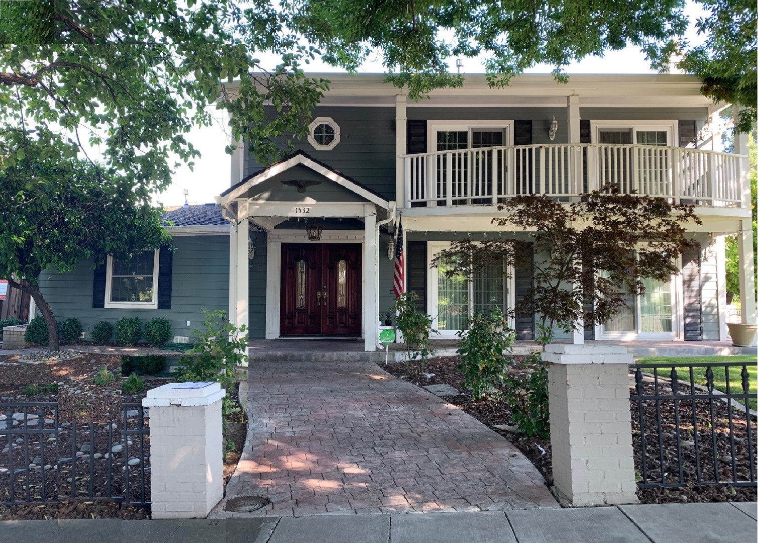 Spacious Custom Willow Glen Home with A/C, landscaping, built in Bar-B-Q