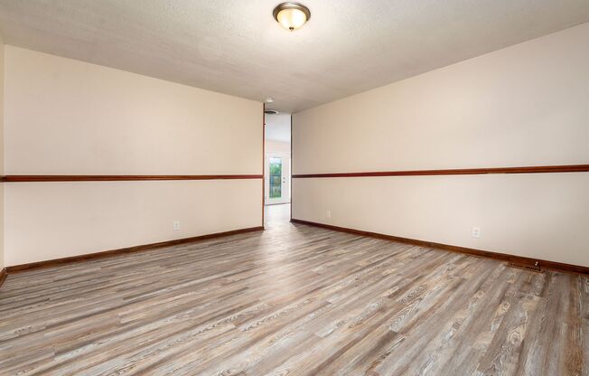 546 PALACE LN