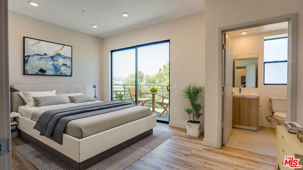 1540 S Hayworth Ave Apt 102