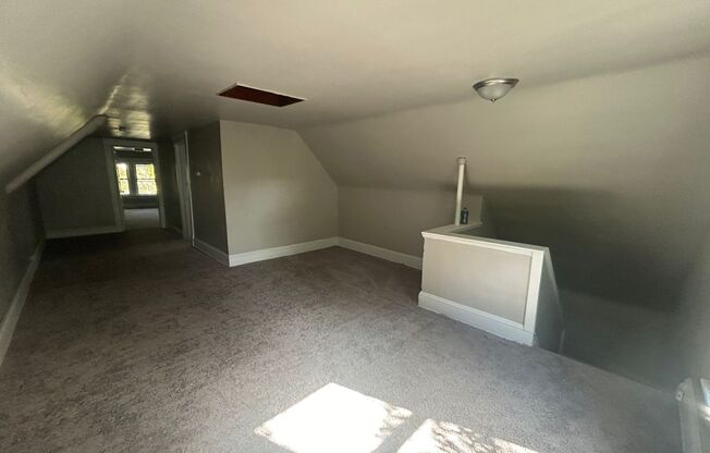 4 beds, 1 bath, $1,400, Unit UP