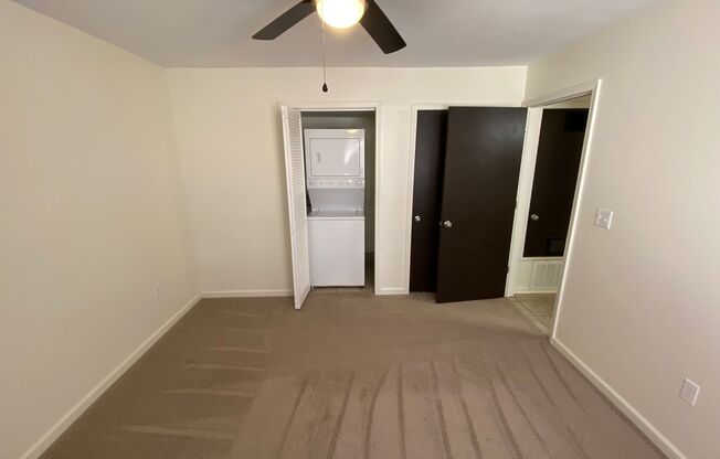 1 bed, 1 bath, $695, Unit 303 W Young Ave. Apt 35