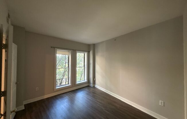 2 beds, 1 bath, $1,750, Unit # 409