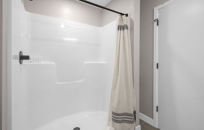 1 bed, 1 bath, 715 sqft, $1,550, Unit 209