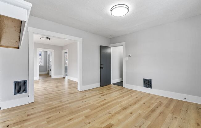 12 W Meyers Street