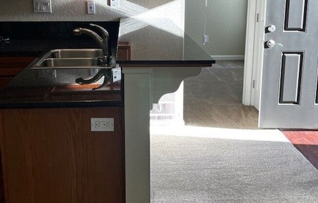 2 beds, 2 baths, 900 sqft, $2,015, Unit 124