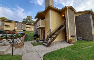 4015 Hunters Ridge Dr