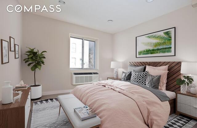 371 W 126 ST