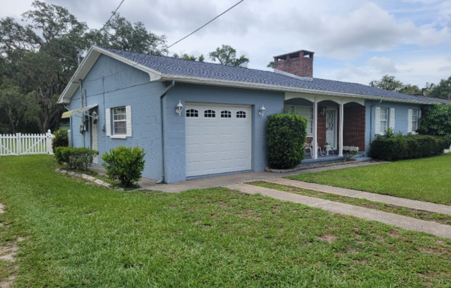 7105 N 53 ST