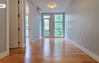 2 beds, 1 bath, $2,775, Unit 2B