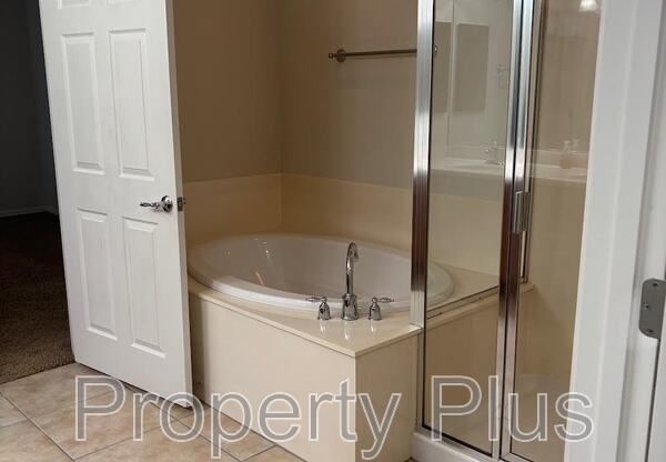 2140 W TALLGRASS TRL
