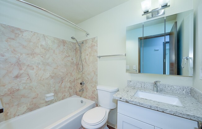 2 beds, 1 bath, 765 sqft, $2,295, Unit 202