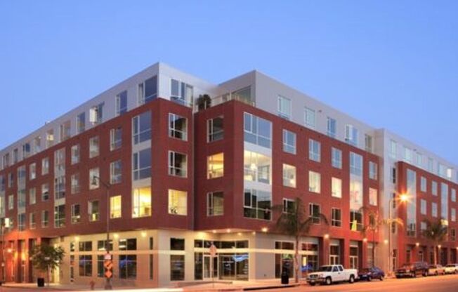 Centre Street Lofts | Top Floor Unit | Top Shelf Upgrades