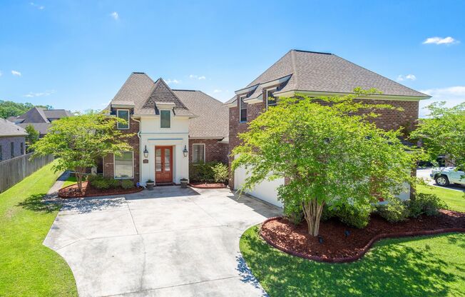 Fully Furnished, All-Inclusive Lakefront Luxury — Central School District