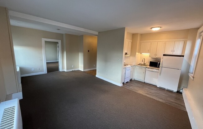 1 bed, 1 bath, 722 sqft, $1,200, Unit 520