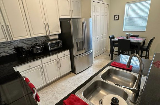 1000 Peggy CIR