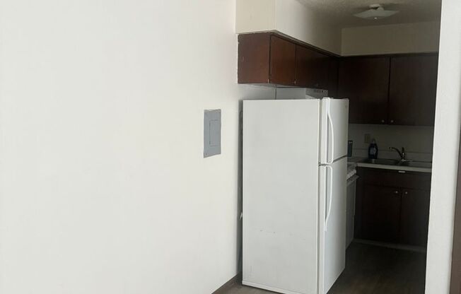 1 bed, 1 bath, 595 sqft, $700, Unit 10