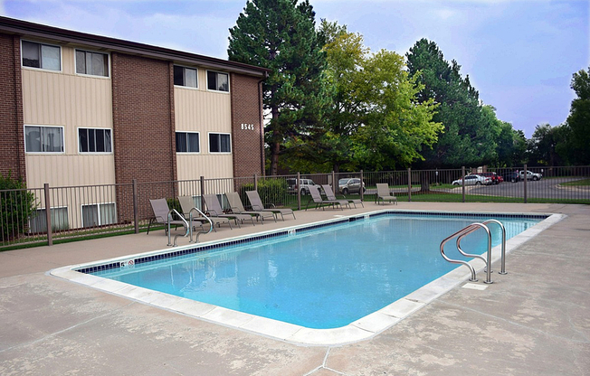 PINETREE Apts