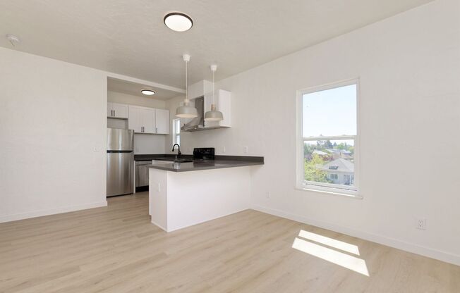 2 beds, 1 bath, 650 sqft, $2,795, Unit 201