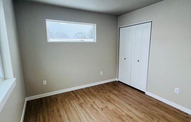 3 beds, 2.5 baths, 1,290 sqft, $2,195, Unit B