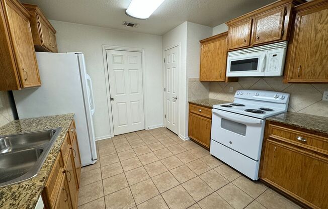 3 beds, 2 baths, $1,495