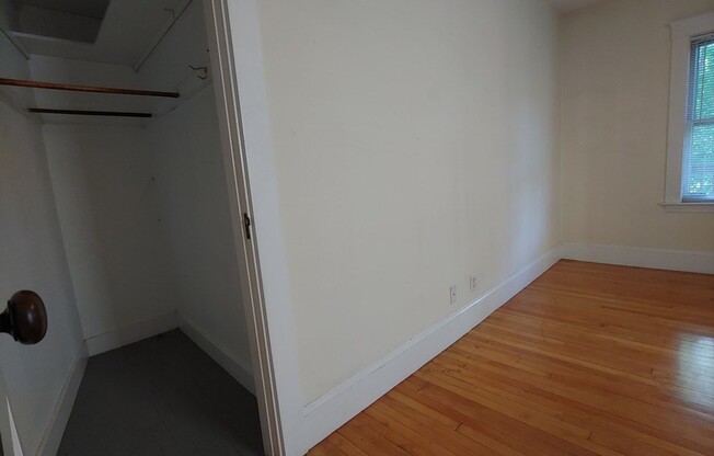 3 beds, 1 bath, 1,400 sqft, $3,400, Unit 1