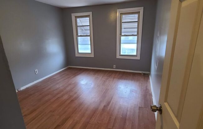 2 beds, 1 bath, $1,895, Unit # TRENTON