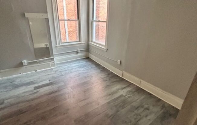 Pittsburgh - 3 Bed 2 Bath - Just Renovated