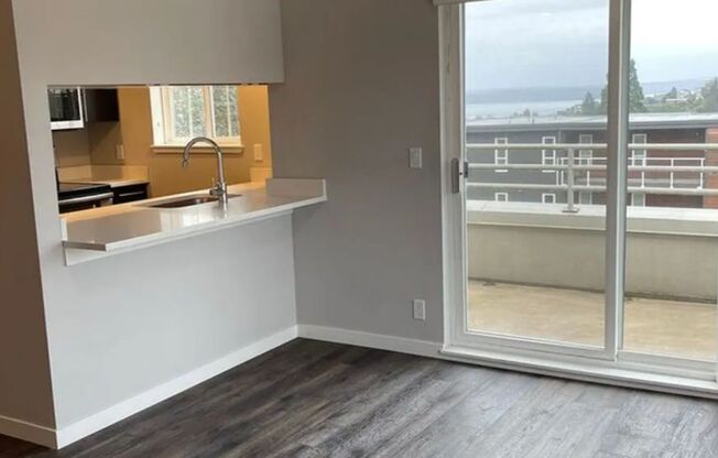 1 bed, 1 bath, 750 sqft, $2,295, Unit 403