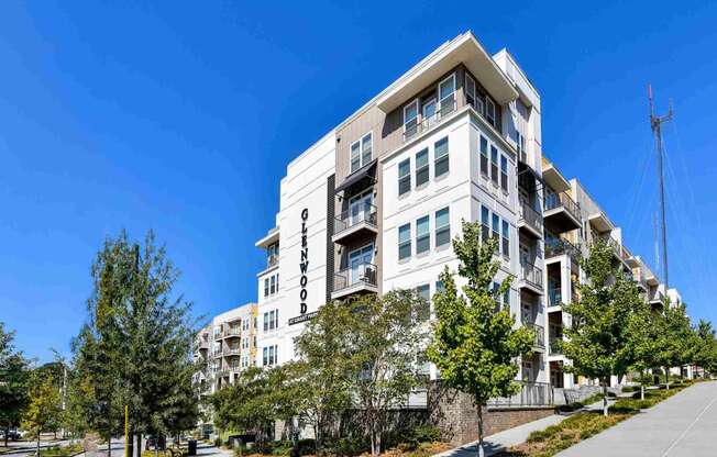 Building Exterior | Glenwood at Grant Park