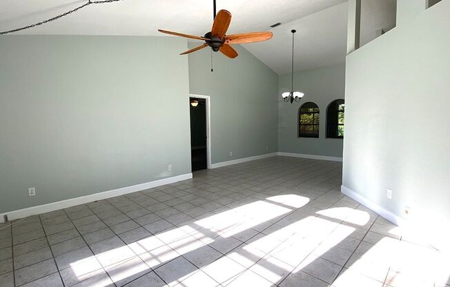 Charming Home in Spruce Creek Fly In!