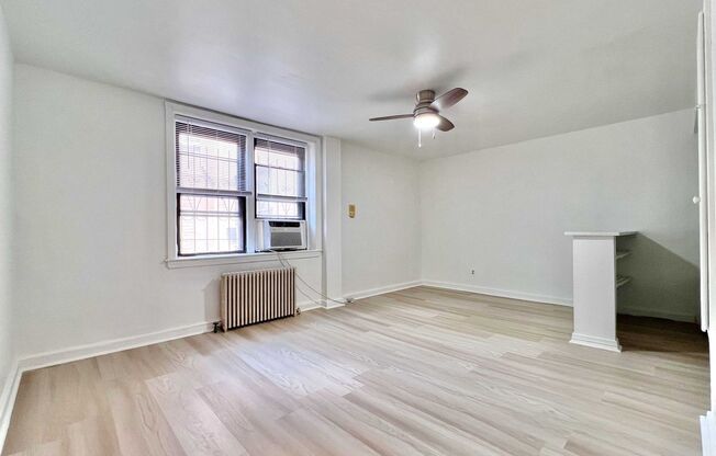 1 bed, 1 bath, $1,450, Unit #B102