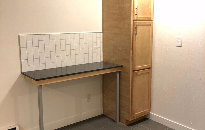 2 beds, 1 bath, 875 sqft, $2,295, Unit 202