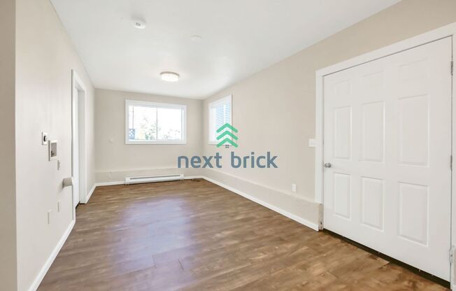 5 Beds and 3 Baths Single-family Home Available for Rent