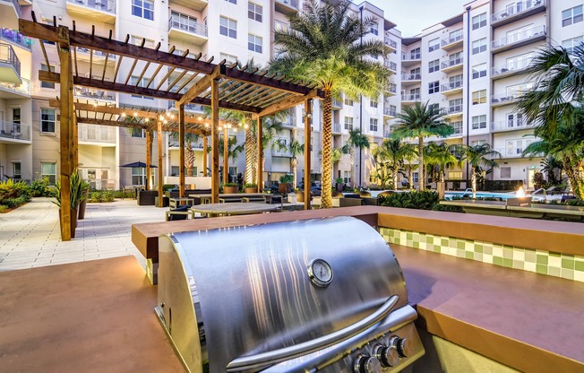 Juno at Winter Park apartments in Winter Park Florida photo of bbq grills