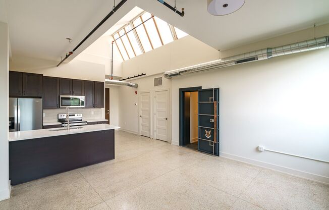 2 beds, 2 baths, $2,334, Unit 875 Michigan Ave Apt. 401