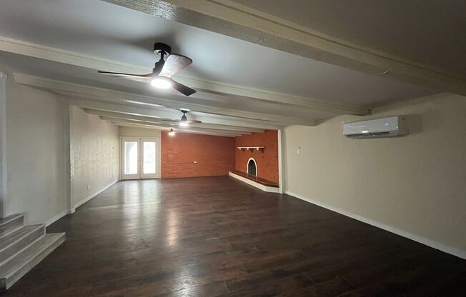 UPDATED FOUR BEDROOM PLUS BONUS ROOM!!