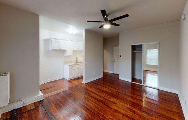 Studio, 1 bath, 400 sqft, $1,295, Unit 304