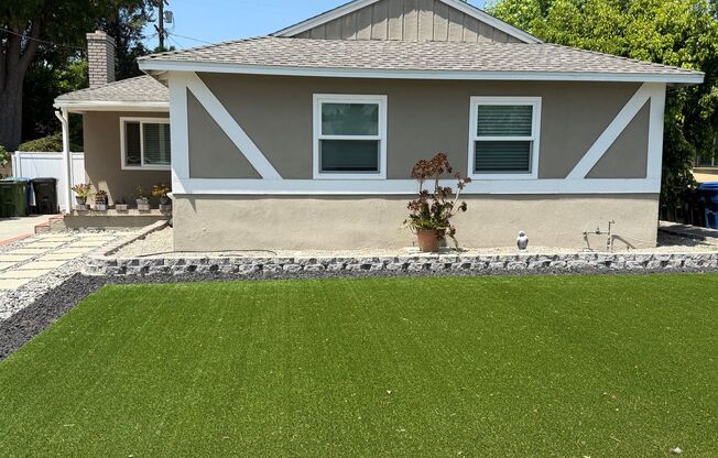 Lovely 3 Bedroom House w/ Finished Garage